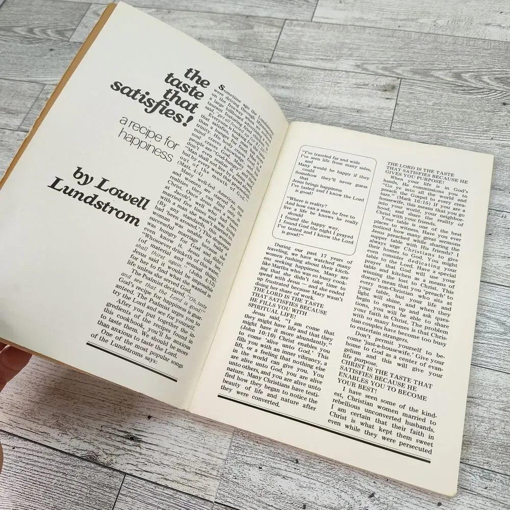 Vintage‎ Cookbook Cookin With Lundstroms Recipe Cards Cake Cookies Salad Pie